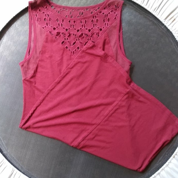 Dress with mesh pannels - Picture 2 of 4